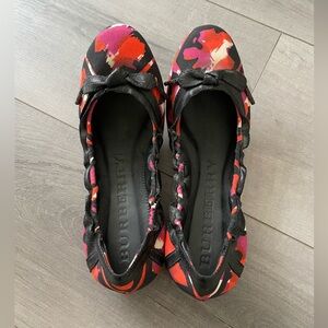 Burberry Flats - Size 37